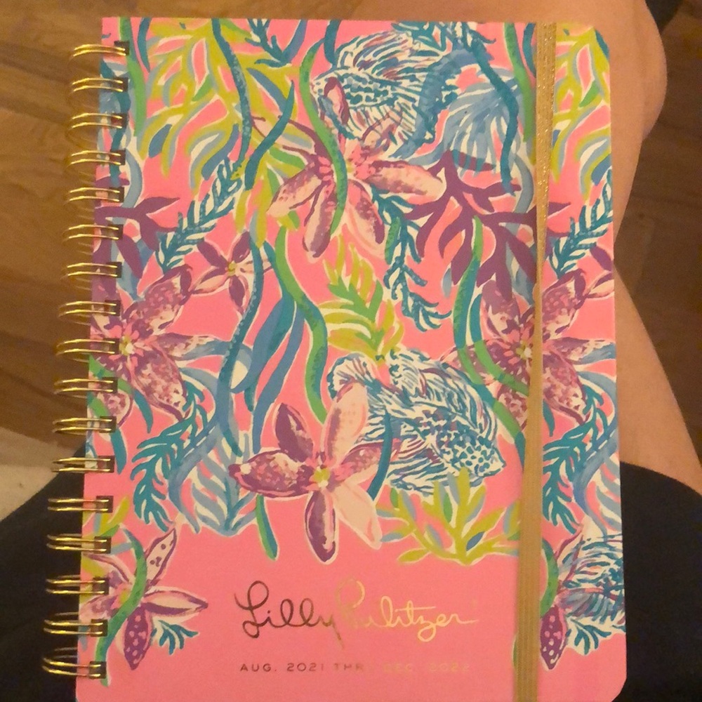 Brand new never used Lilly Pulitzer agenda